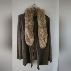 Open sweater with Faux fur neck